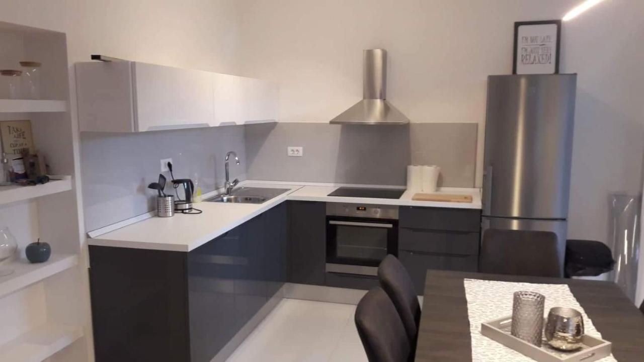 Apartman Ivana พอดโกรา ภายนอก รูปภาพ